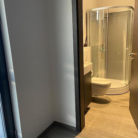 4 Person Room With Private Entrance And Bathroom Keflavik Bagian luar foto