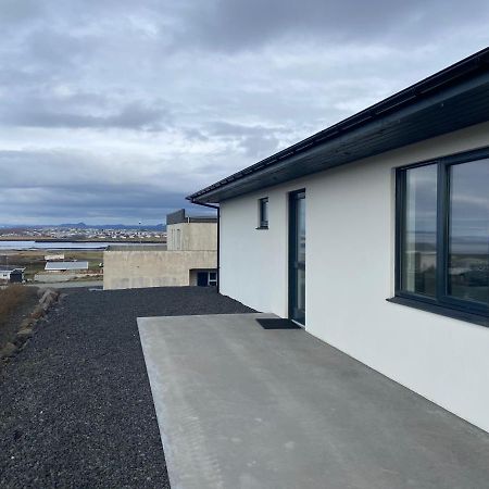 4 Person Room With Private Entrance And Bathroom Keflavik Bagian luar foto