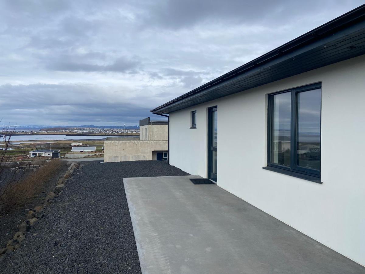4 Person Room With Private Entrance And Bathroom Keflavik Bagian luar foto